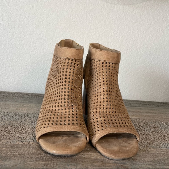 Guess Olysa Sandal Tan Size 7.5 Women’s Open Toe Slip On Block Heel - Picture 8 of 11